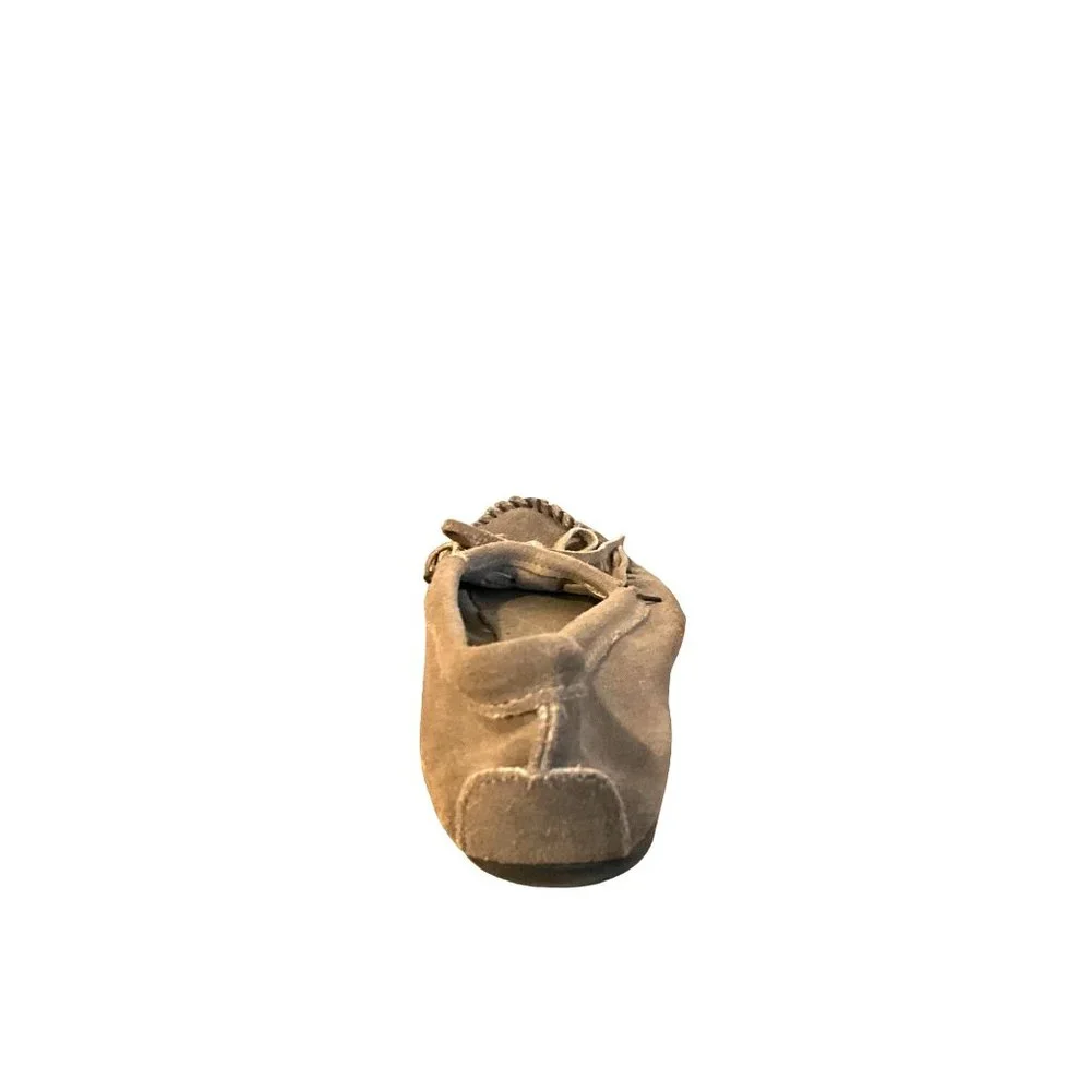 Women’s Minnetonka Size 8 Taupe/Gray/Putty‎ slip on Moccasin